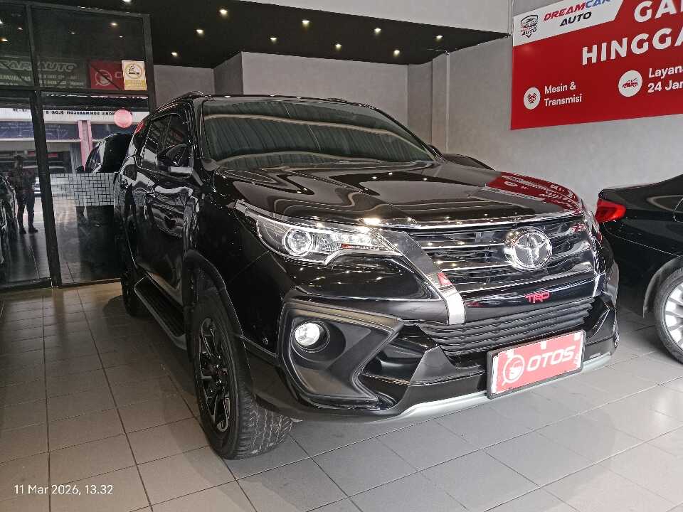 2019 Toyota Fortuner 2.4 4X2 VRZ - Foto 1 dari 6