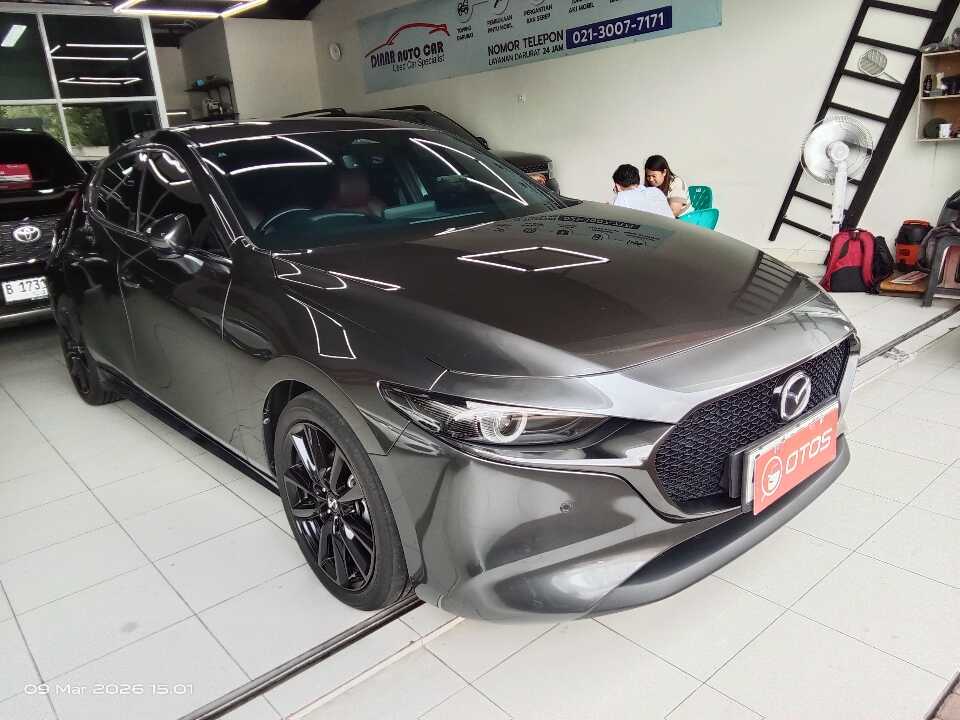 2023 Mazda 3 2.0 Skyactive-G Hatchback - Foto 1 dari 6