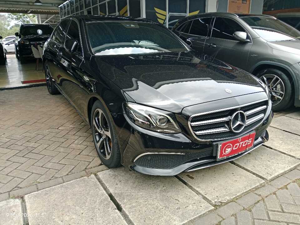 2019 Mercedes-Benz E300 2.0 - Foto 1 dari 6