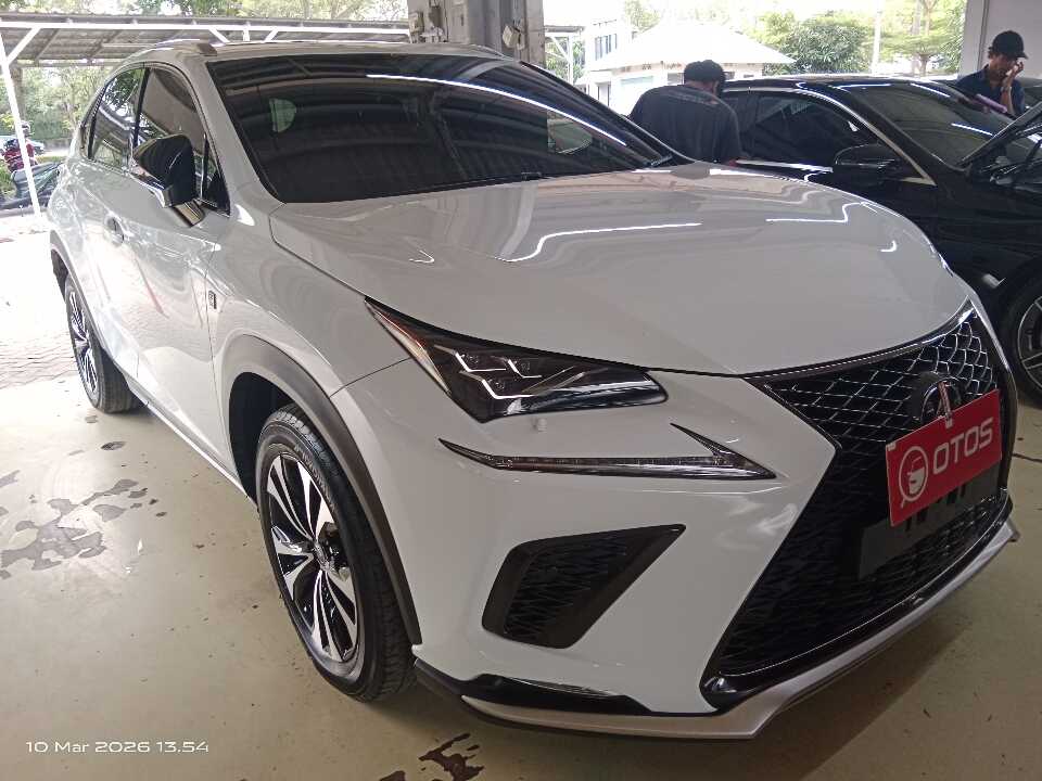 2019 Lexus NX 300 2.0 - Foto 1 dari 6