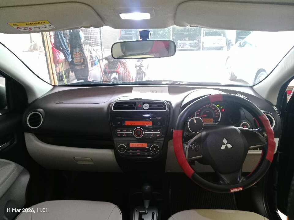 Foto Mobil Bekas Dashboard Mitsubishi Mirage 1.2 Exceed tahun 2014