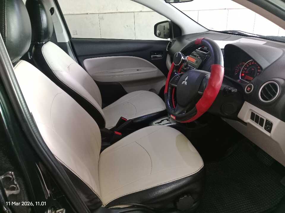 Foto Mobil Bekas Kabin Depan Mitsubishi Mirage 1.2 Exceed tahun 2014