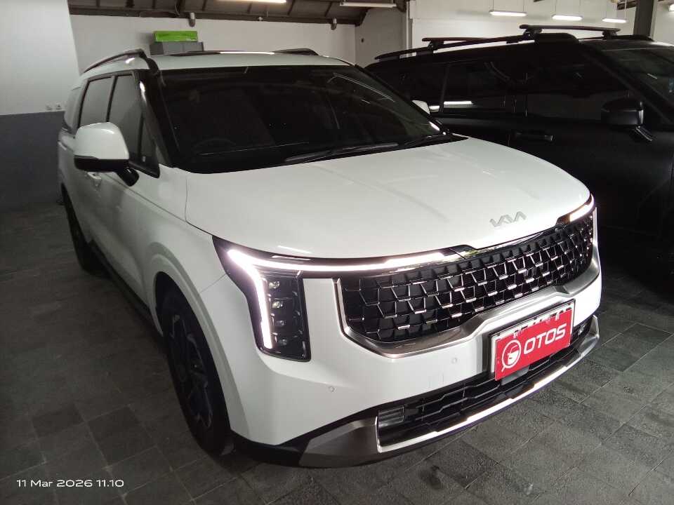 2024 KIA Carnival 2.2 - Foto 1 dari 6