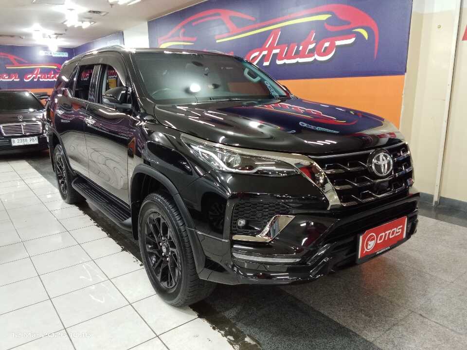2023 Toyota Fortuner 2.8 4X2 VRZ - Foto 1 dari 6