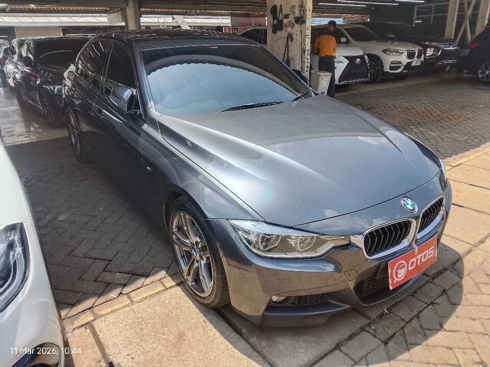 2016 BMW 330i 2.0 M Sport - Foto 1 dari 6