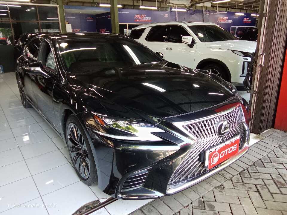 2018 Lexus LS 500 3.4 Executive - Foto 1 dari 6