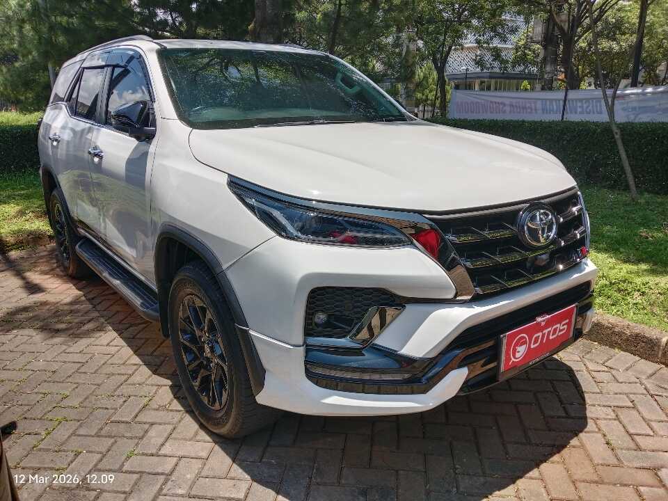 2022 Toyota Fortuner 2.8 4X2 VRZ - Foto 1 dari 6