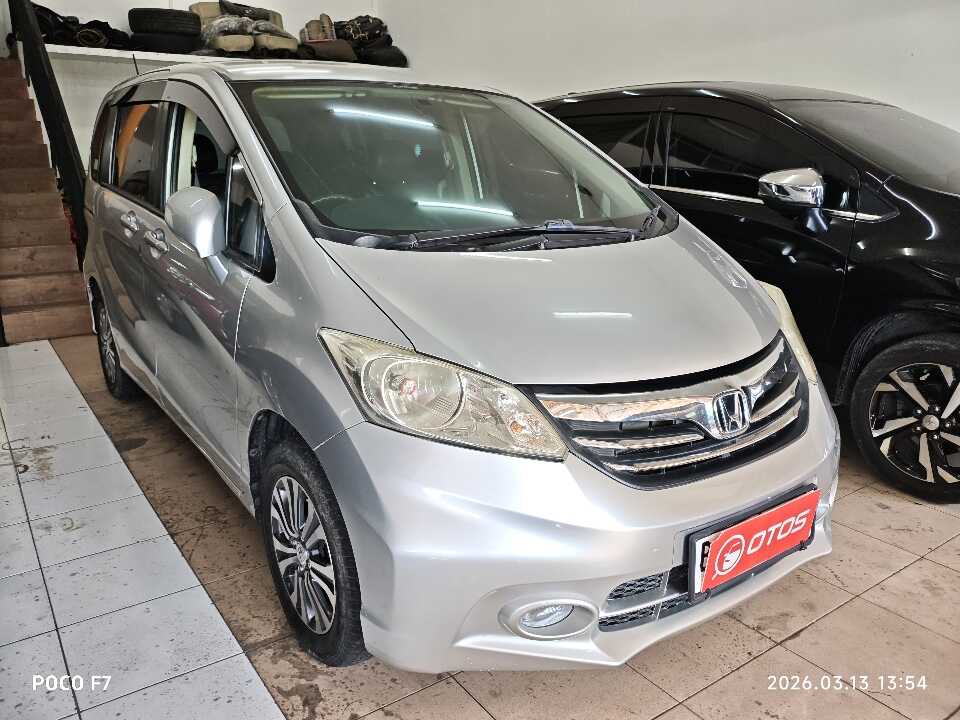 2013 Honda Freed 1.5 E - Foto 1 dari 6