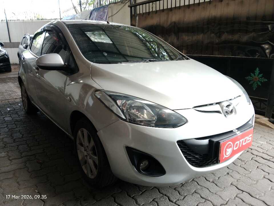 2013 Mazda 2 1.5 V - Foto 1 dari 6