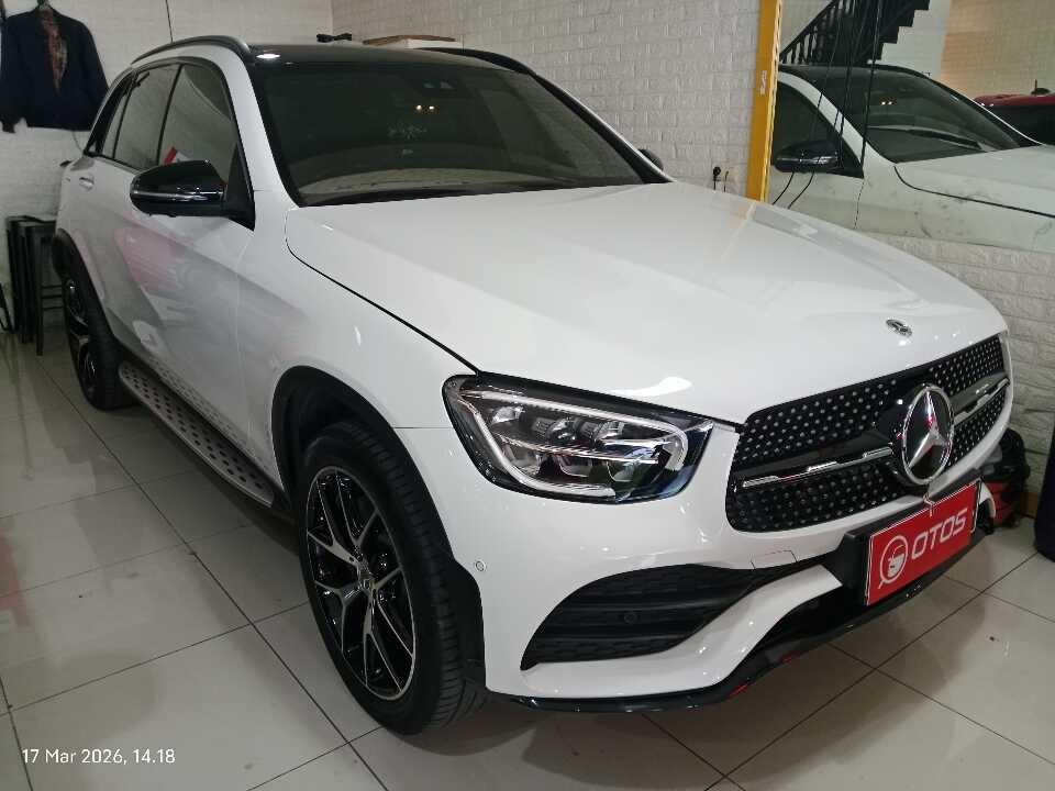 2022 Mercedes-Benz GLC200 2.0 AMG Line - Foto 1 dari 6
