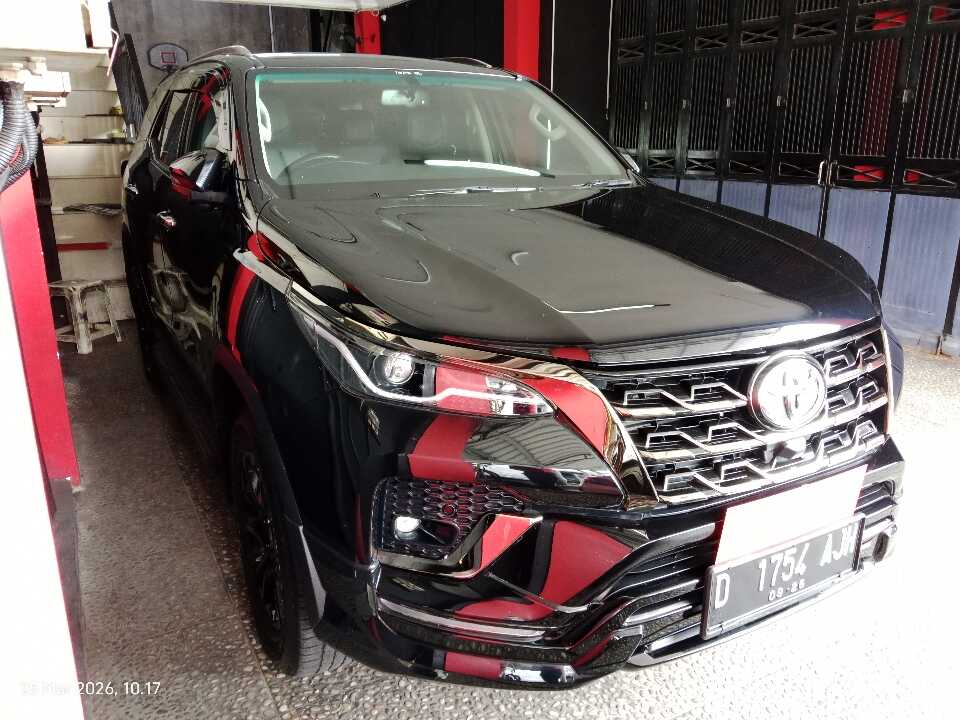 2021 Toyota Fortuner 2.4 4X2 VRZ - Foto 1 dari 6
