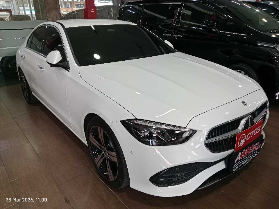 2022 Mercedes-Benz C200 2.0 Avantgarde - Foto 1 dari 6