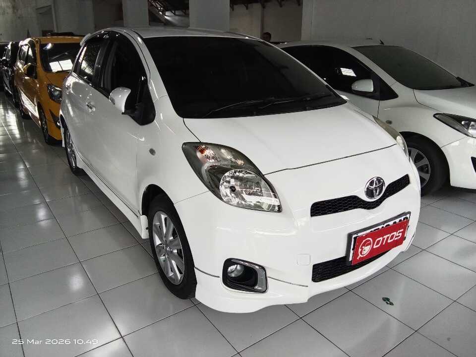 2012 Toyota Yaris 1.5 E - Foto 1 dari 6