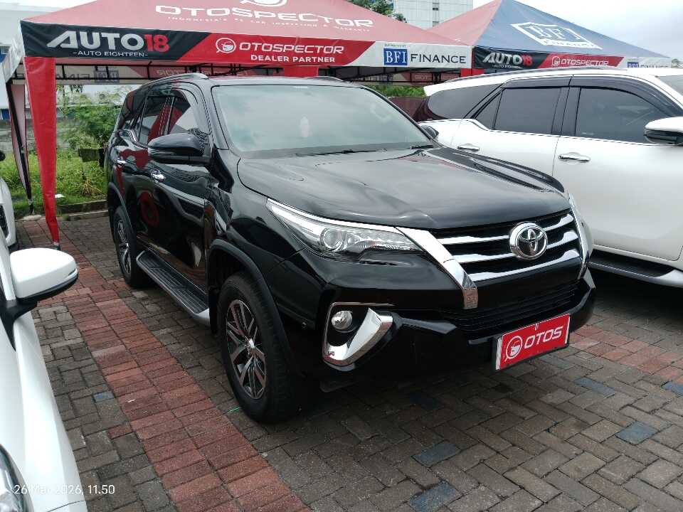 2019 Toyota Fortuner 2.4 4X2 VRZ - Foto 1 dari 6