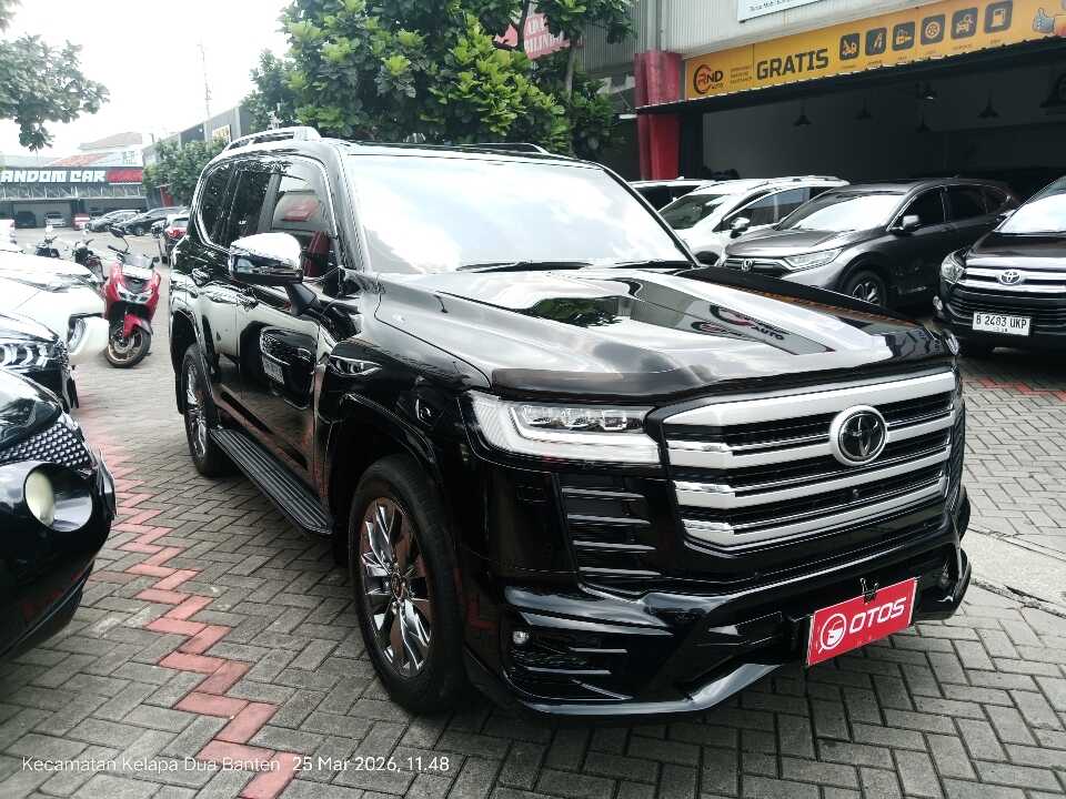 2024 Toyota Land Cruiser 3.3 300 VX-R - Foto 1 dari 6