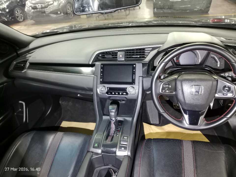 Foto Mobil Bekas Dashboard Honda Civic 1.5 E Hatchback tahun 2020