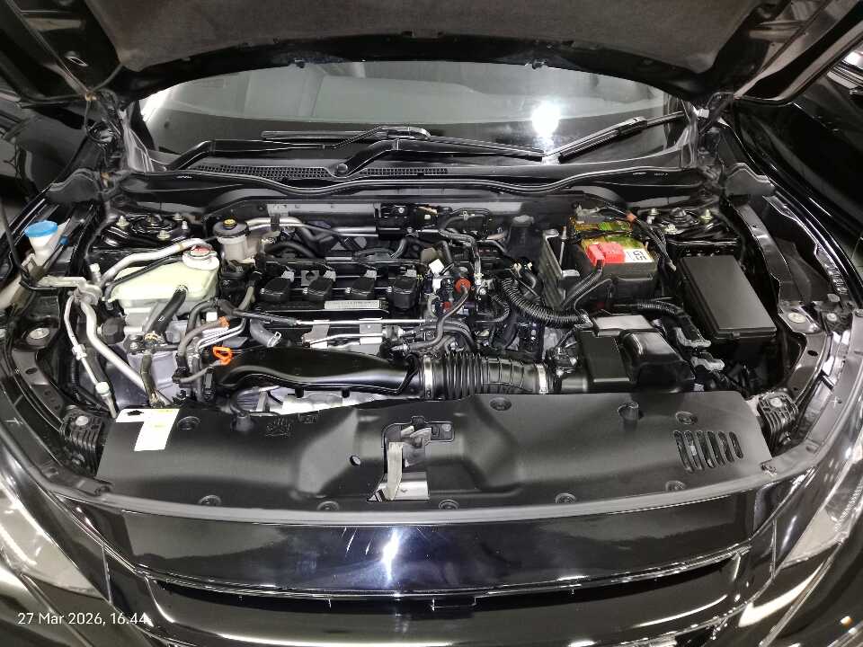 Foto Mobil Bekas Mesin Honda Civic 1.5 E Hatchback tahun 2020