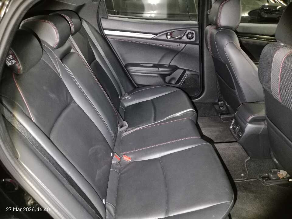 Foto Mobil Bekas Kabin Belakang Honda Civic 1.5 E Hatchback tahun 2020