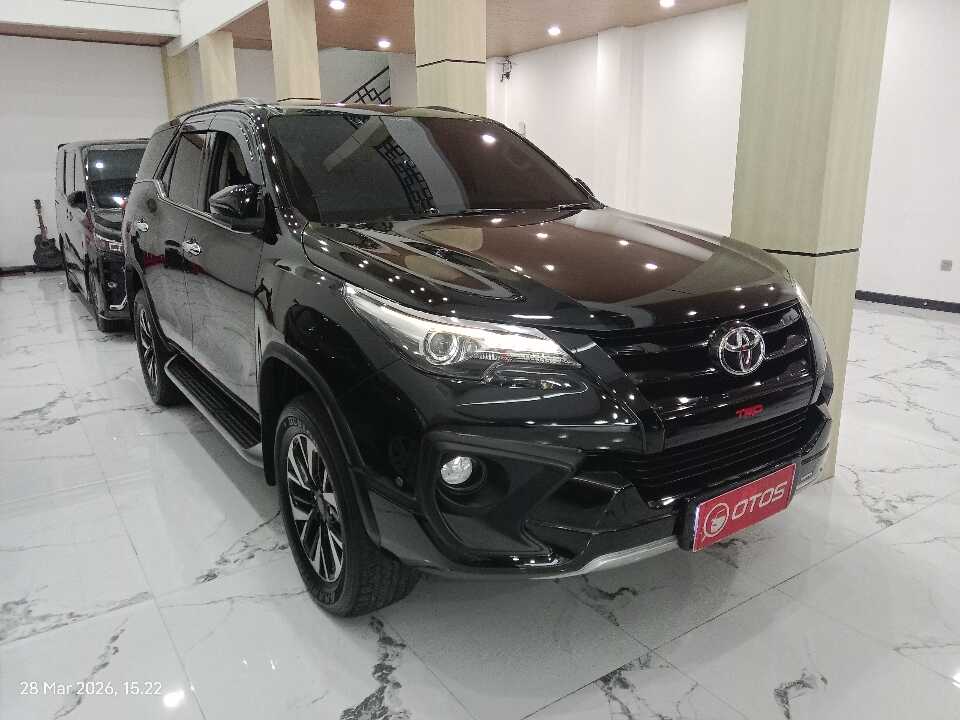 2018 Toyota Fortuner 2.4 4X2 VRZ - Foto 1 dari 6