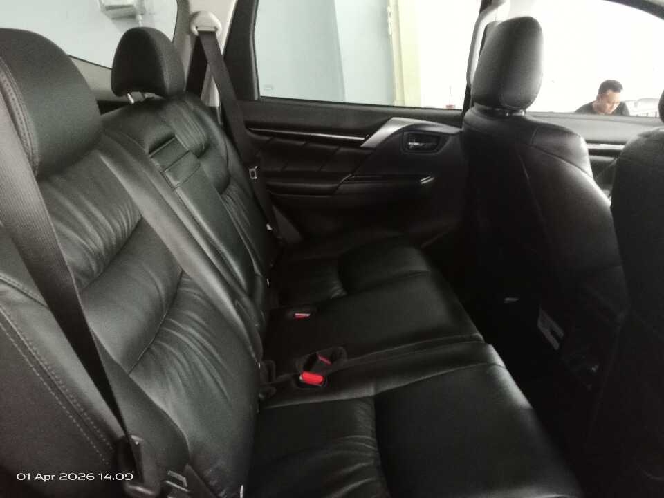 Foto Mobil Bekas Kabin Belakang Mitsubishi Pajero Sport 2.4 Dakar 4X2 tahun 2023