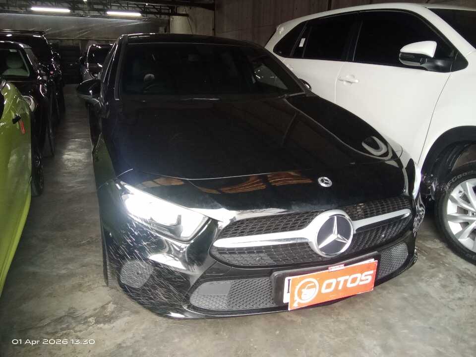 2021 Mercedes-Benz A200 1.3 - Foto 1 dari 6