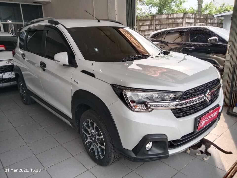2022 Suzuki XL7 1.5 Alpha - Foto 1 dari 6
