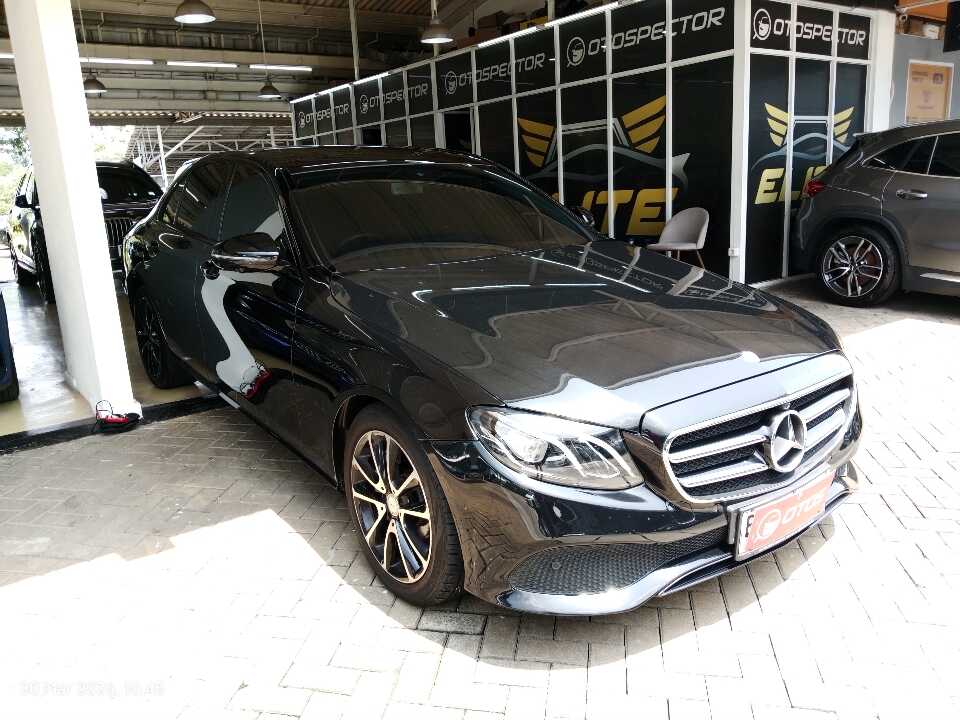 2016 Mercedes-Benz E300 2.0 - Foto 1 dari 6
