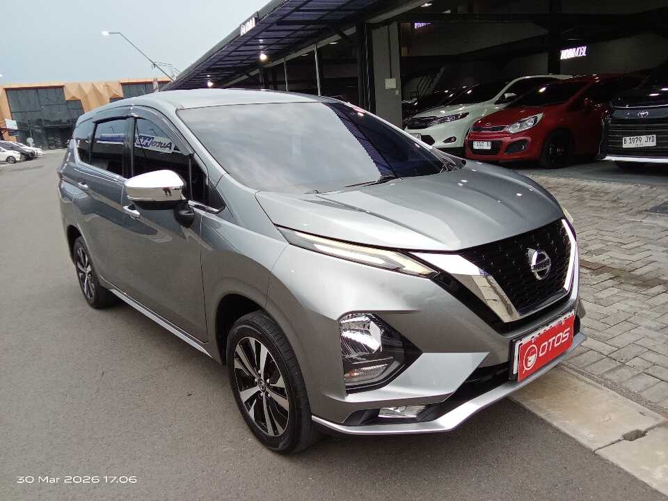 2019 Nissan Livina 1.5 VL - Foto 1 dari 9