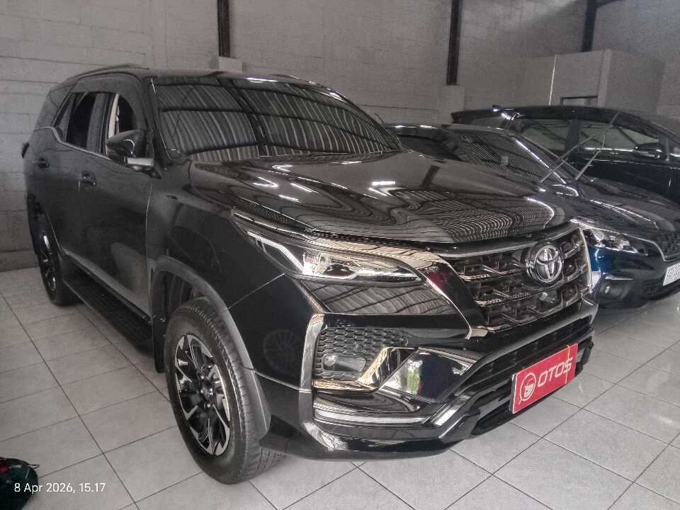 2022 Toyota Fortuner 2.8 4X2 VRZ - Foto 1 dari 6