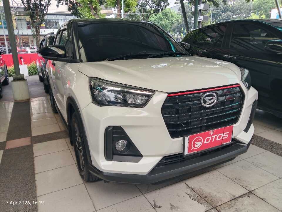 2022 Daihatsu Rocky 1.2 X - Foto 1 dari 6