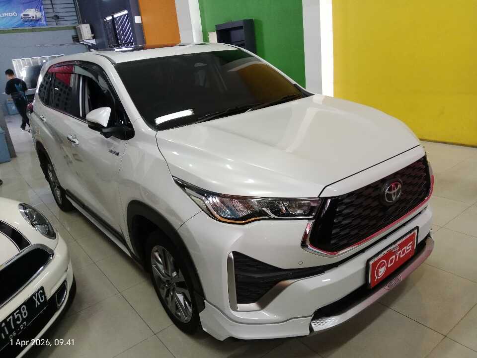 2023 Toyota Kijang Innova 2.0 Zenix Q HV CVT TSS Modellista - Foto 1 dari 6