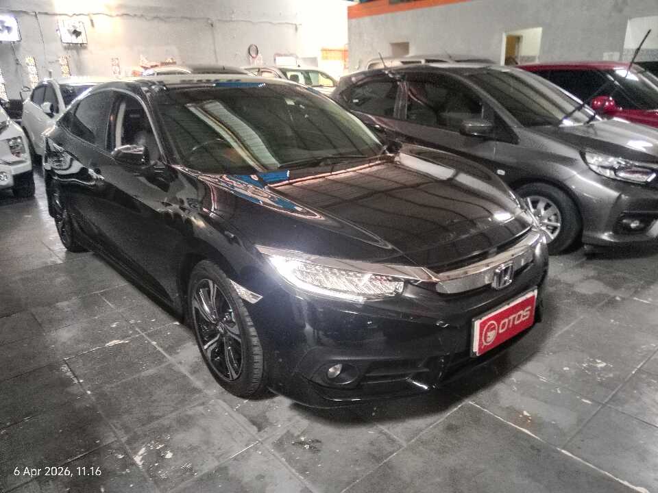 2016 Honda Civic 1.5 Turbo - Foto 1 dari 6