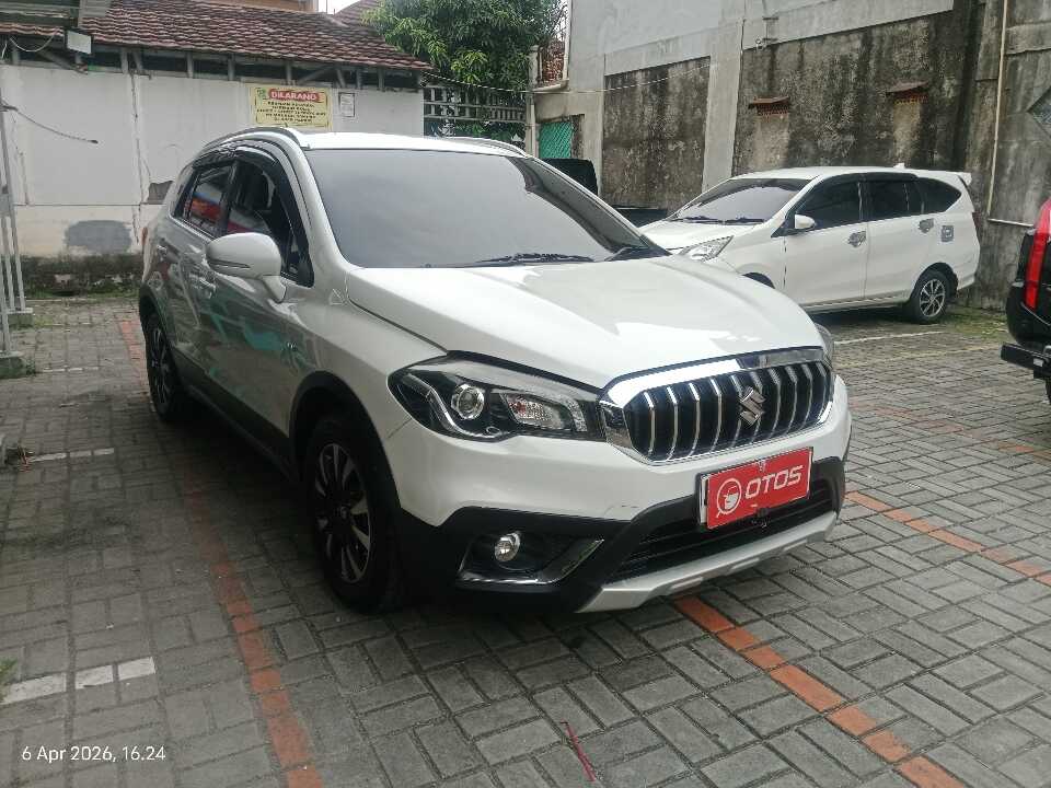 2017 Suzuki SX4 S-Cross 1.5 - Foto 1 dari 6