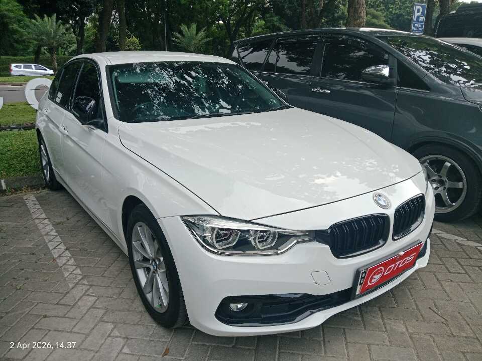 2018 BMW 320i 2.0 - Foto 1 dari 6