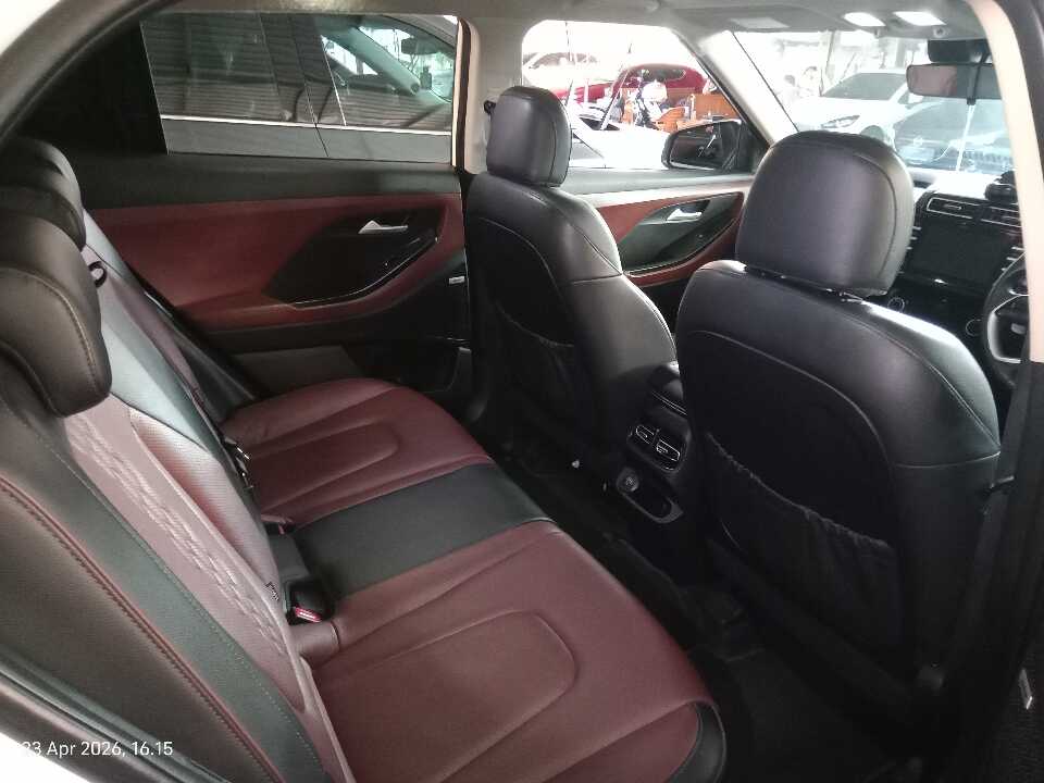 Foto Mobil Bekas Kabin Belakang Hyundai Creta 1.5 Prime tahun 2022