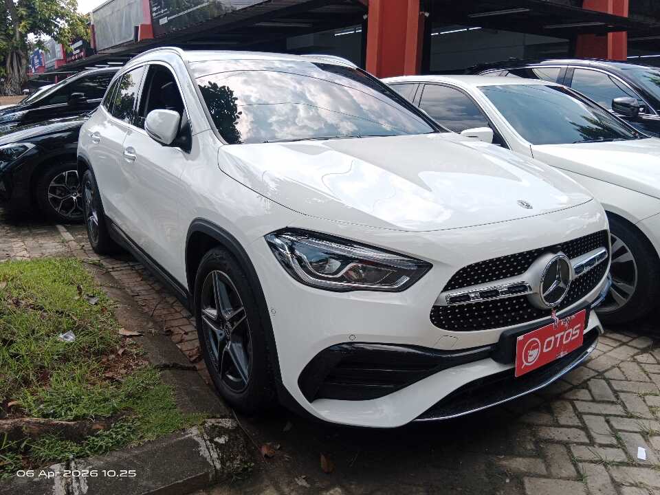 2023 Mercedes-Benz GLA200 1.3 - Foto 1 dari 6