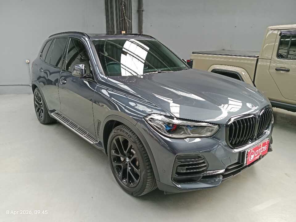 2022 BMW X5 3.0 - Foto 1 dari 6