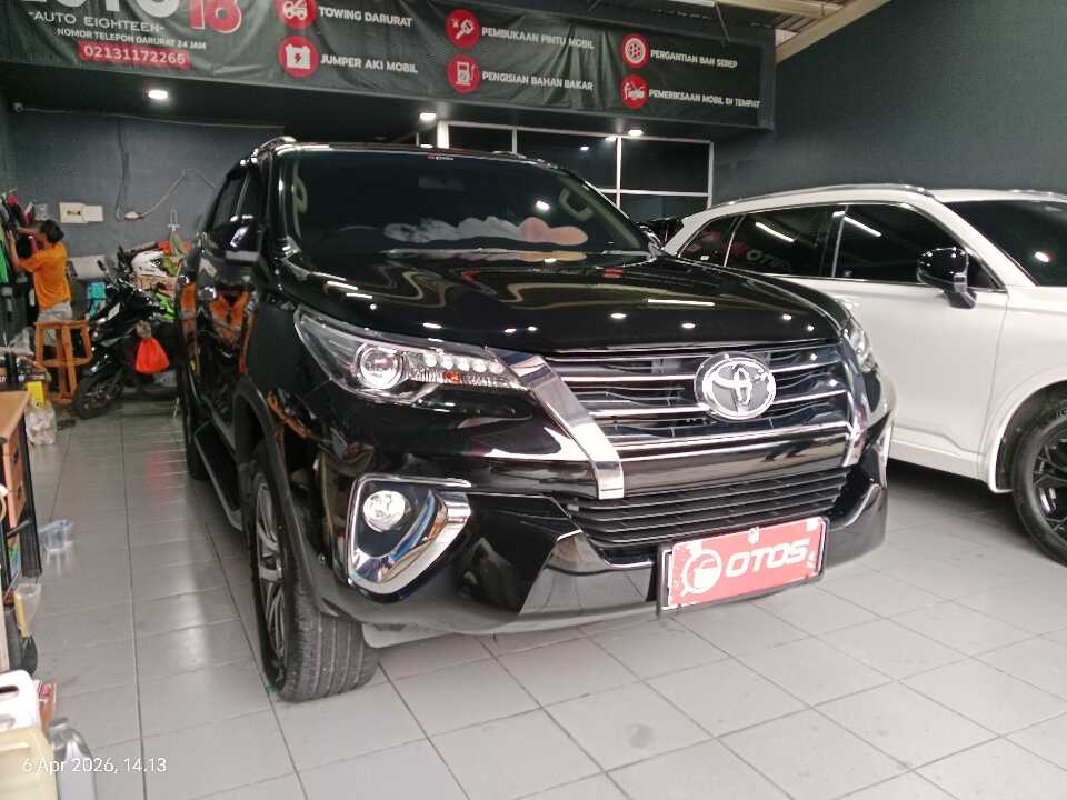 2016 Toyota Fortuner 2.4 4X2 VRZ - Foto 1 dari 6