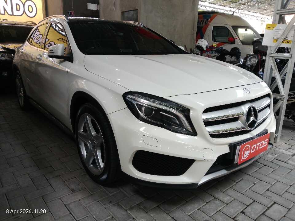 2015 Mercedes-Benz GLA200 1.6 - Foto 1 dari 6