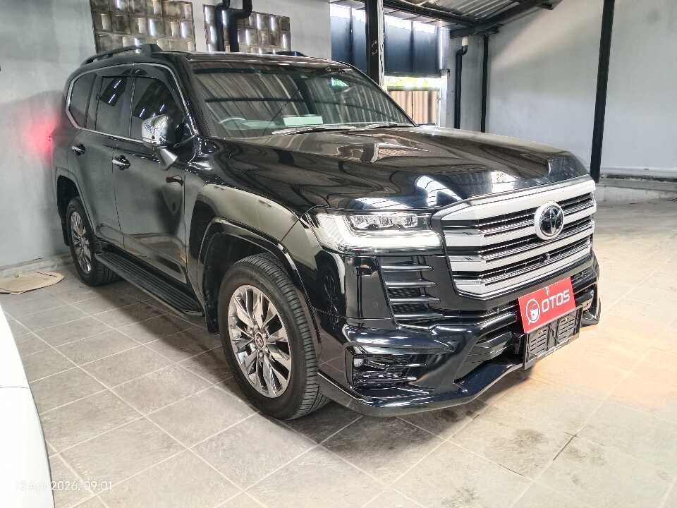 2023 Toyota Land Cruiser 3.3 300 VX-R - Foto 1 dari 6