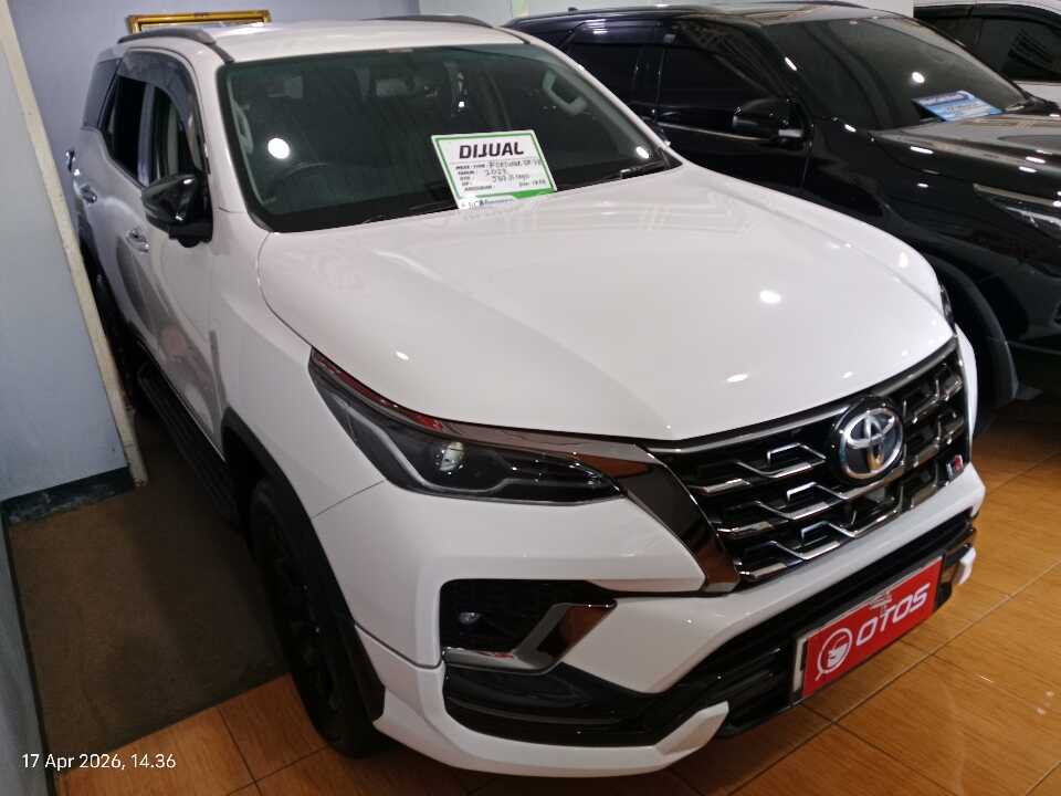 2023 Toyota Fortuner 2.8 4X2 VRZ - Foto 1 dari 6