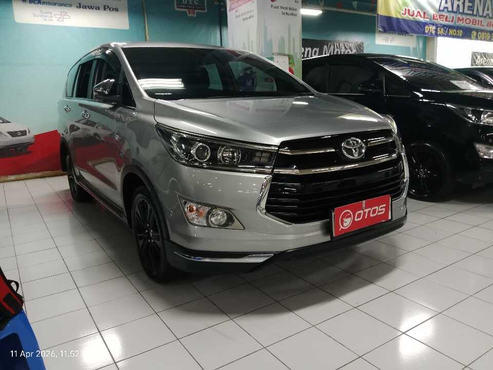 2019 Toyota Kijang Innova 2.0 Venturer - Foto 1 dari 6