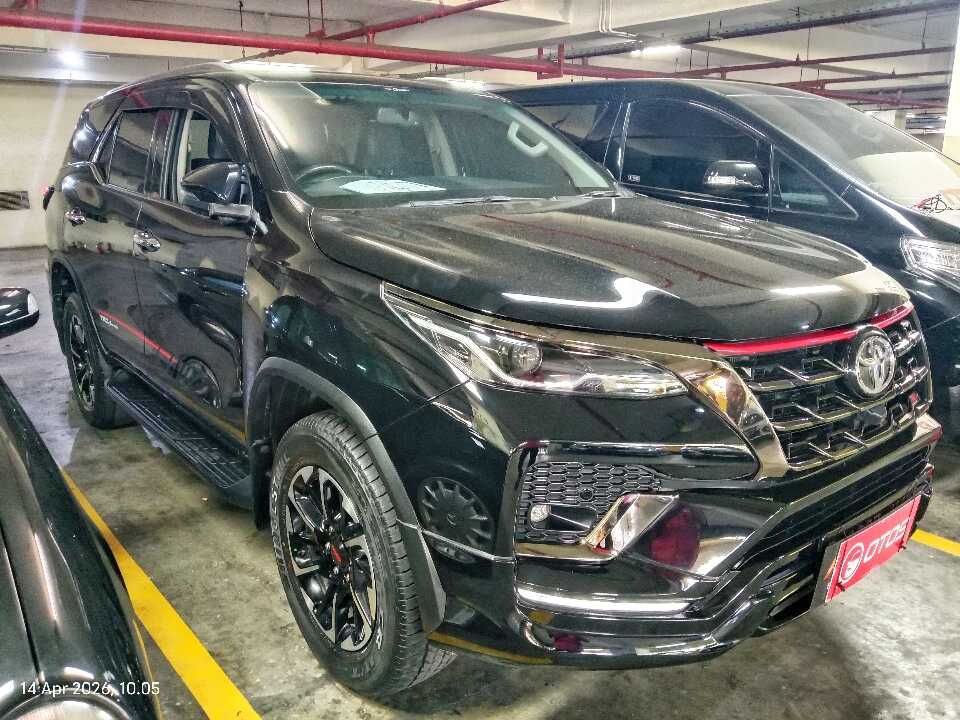 2021 Toyota Fortuner 2.4 4X2 VRZ - Foto 1 dari 6