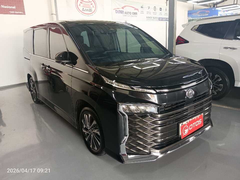 2023 Toyota Voxy 2.0 - Foto 1 dari 6