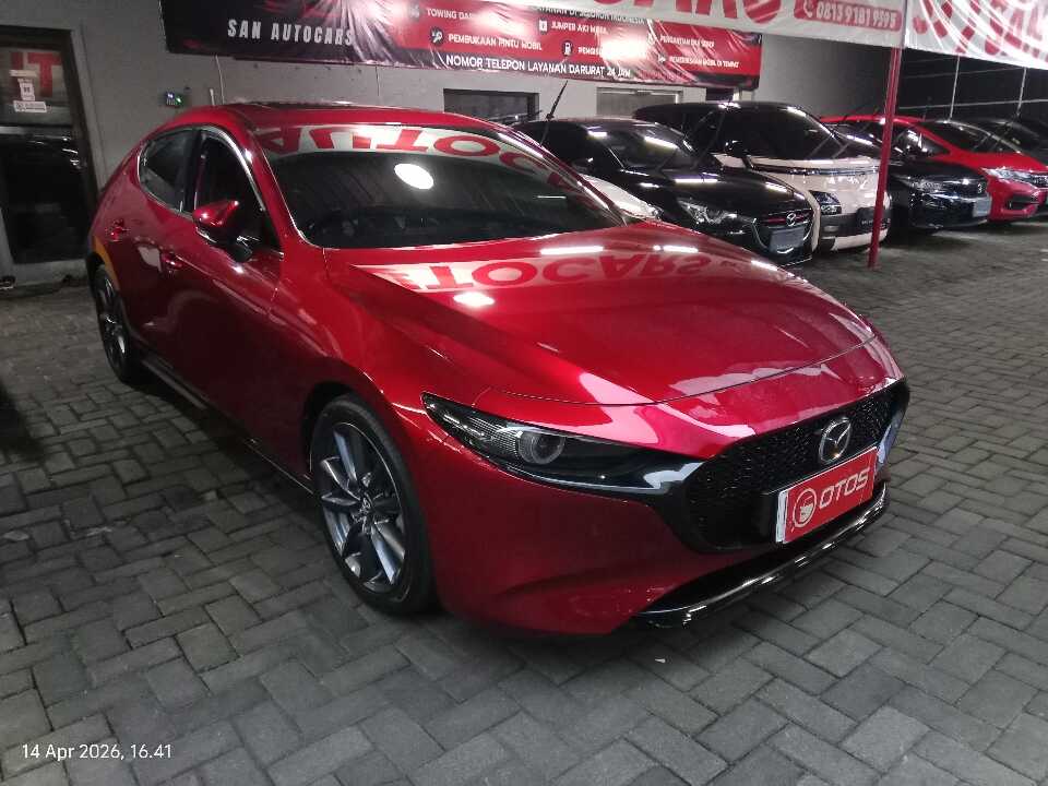 2020 Mazda 3 2.0 Skyactive-G Hatchback - Foto 1 dari 6