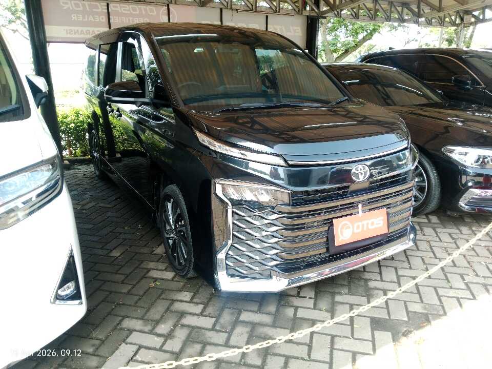 2025 Toyota Voxy 2.0 - Foto 1 dari 6