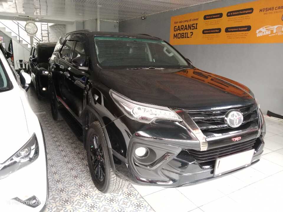2020 Toyota Fortuner 2.4 4X2 VRZ - Foto 1 dari 6