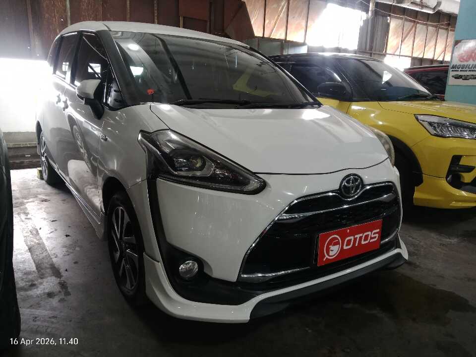 2017 Toyota Sienta 1.5 Q - Foto 1 dari 6