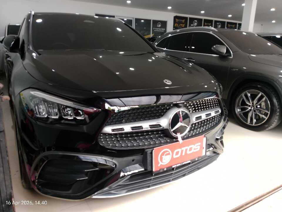 2024 Mercedes-Benz GLA200 1.3 - Foto 1 dari 6