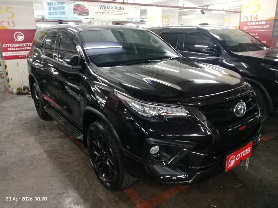 2019 Toyota Fortuner 2.4 4X2 VRZ - Foto 1 dari 6